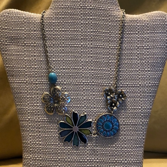 Jewelry - Necklace